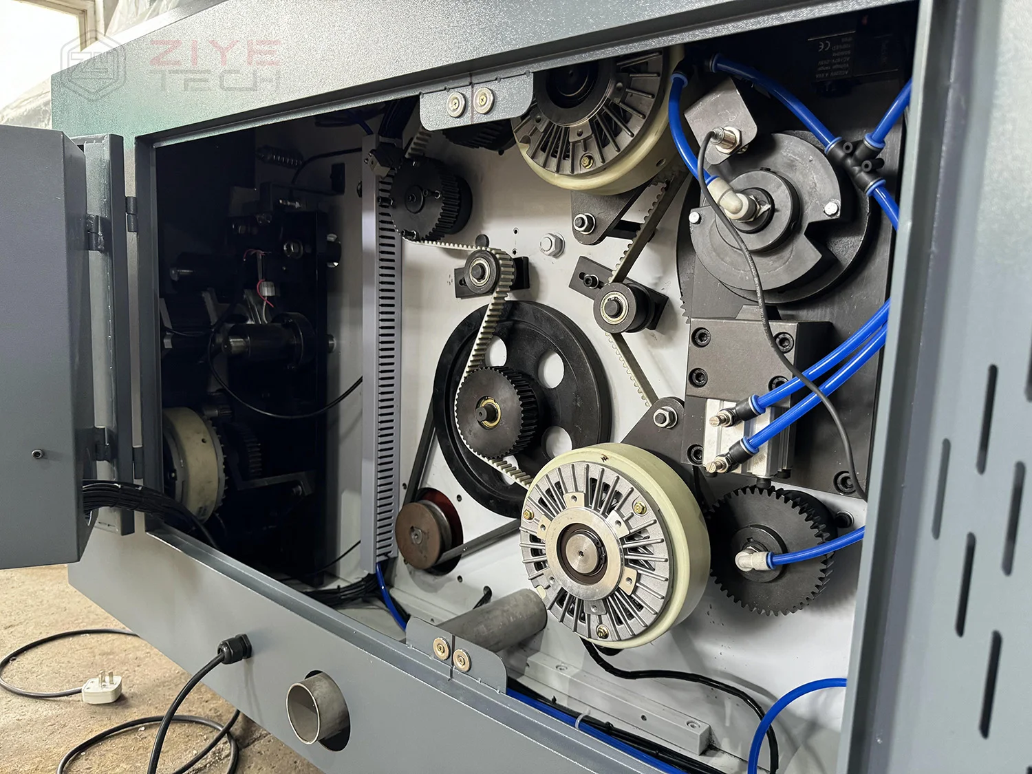 FPL450L High Speed PVC PET PE Bopp Film Label Masking Tape Roll to Roll Slitting Machine