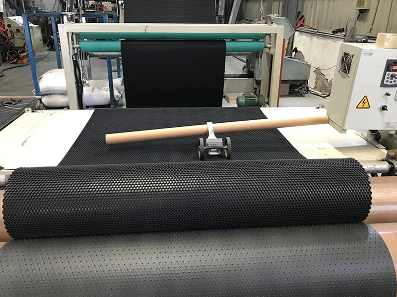 Artes PVC Anti-slip Luxury Diamond Universal Custom Car Floor Mats Materials supplier