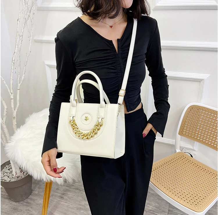 Fashion Design Chain Sling Bags For Women Popular Large Shoulder Bags