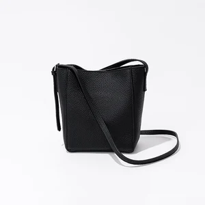 Factory Hot Sale Custom Wholesale Hand Bags Women's Genuine Leather Sling Small Mini Crossbody Bucket Shoulder Bags for Ladies