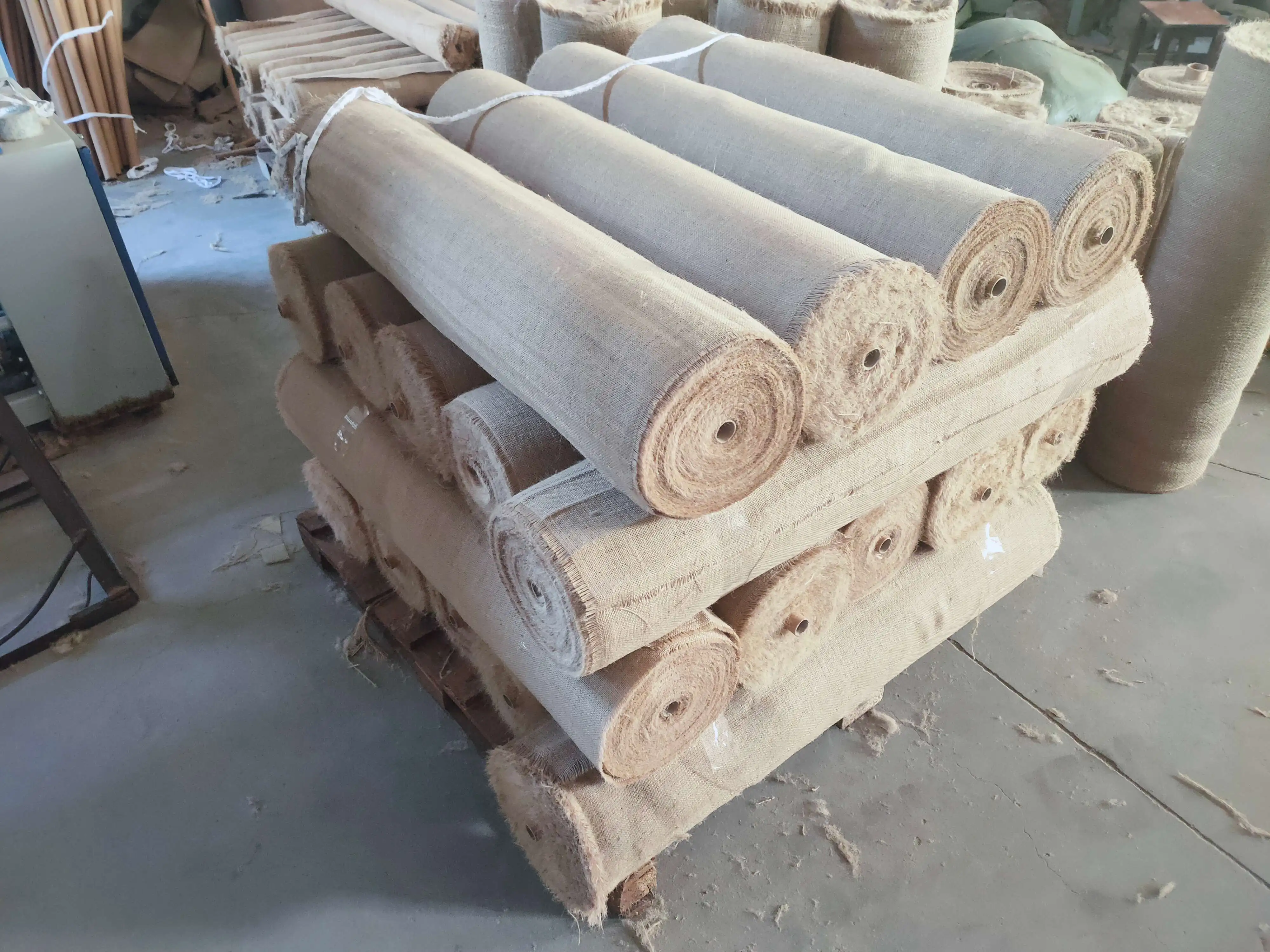 China Made Laminated Jute Fabric Eco Friendly Nature Burlap Roll 100