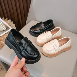 Fashionable Retro Flat Design Girls' Small Shoes Soft Rubber Insole Closure Waterproof for Autumn/Summer Walking Custom Logo