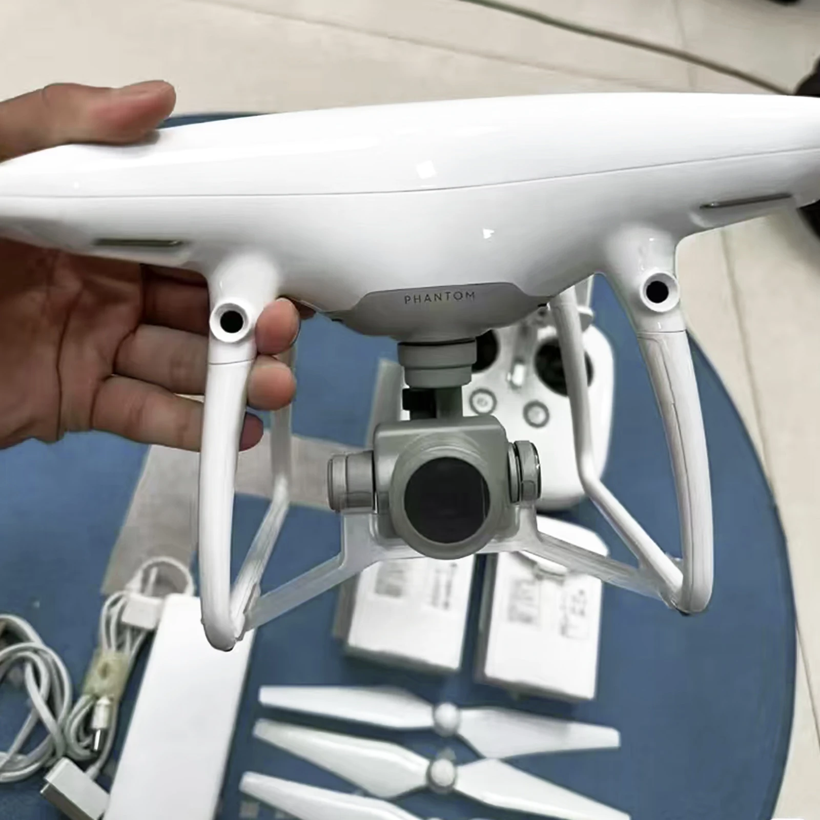 在庫あり DJI Phantom 4 Pro V2.0 ドローン 4Kカメラ・障害物センサー付き