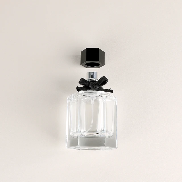 Premium Thick Glass Spray Bottle 50ml 100ml Diamond-Cut Pattern Design Trusted by Luxury Cosmetic Brands Custom Scale Marking