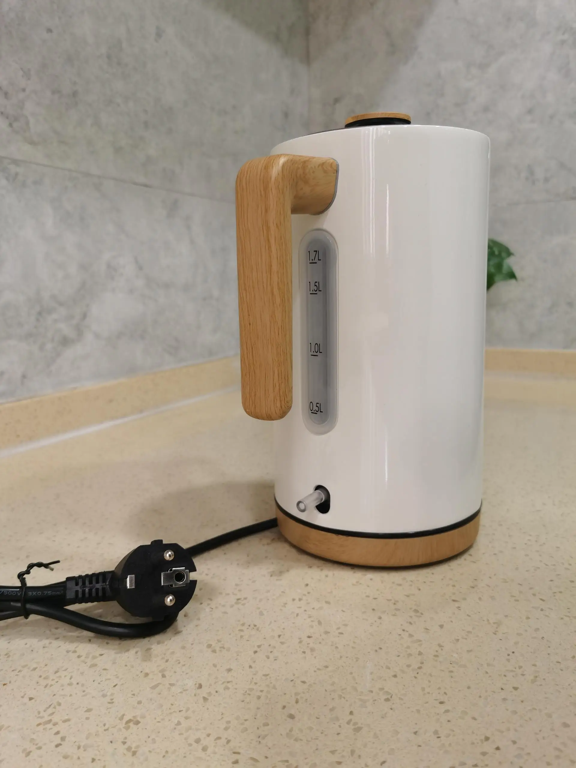 Cream And Wood Textured Scandi Fast Boil Kettle 1.7L