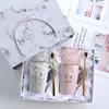 Caja de brocado de piedra con corona de doble copa