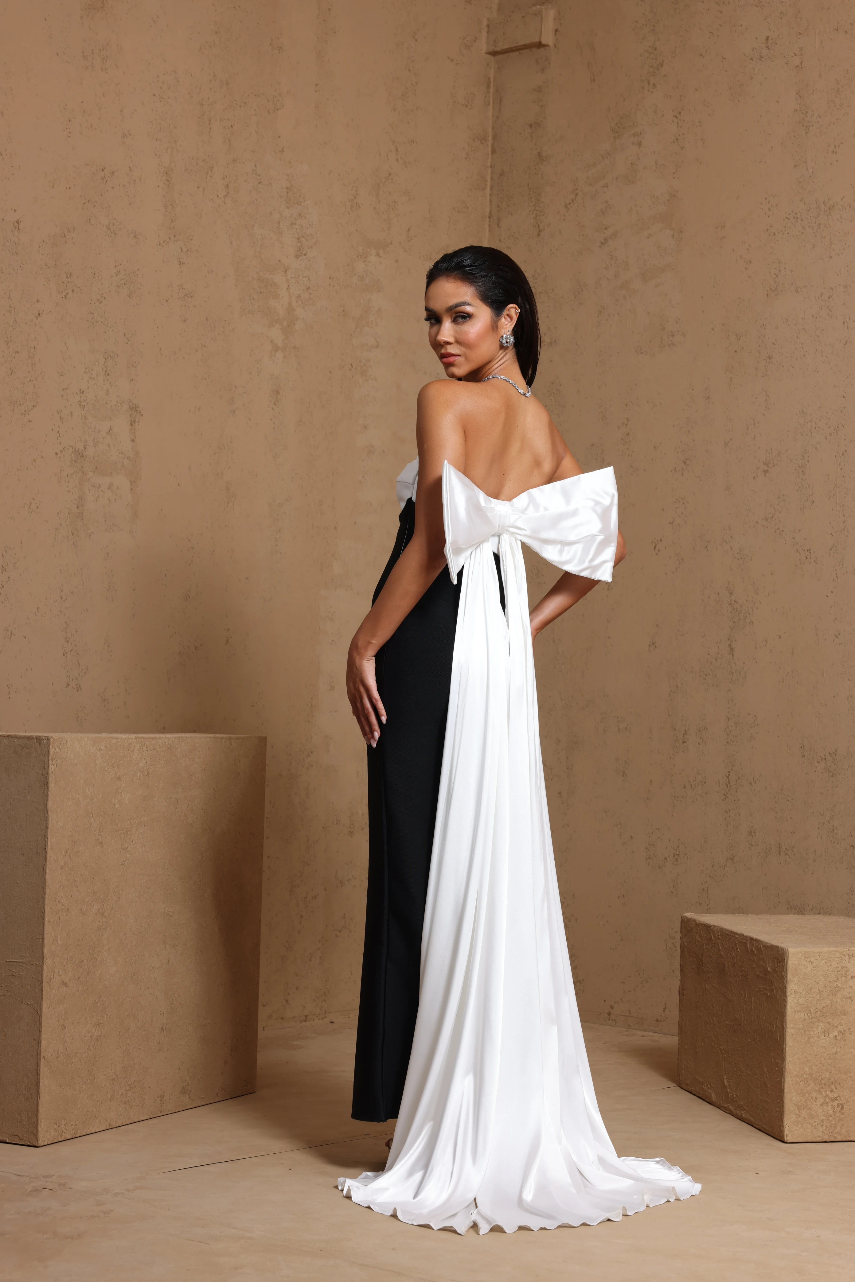 long black dress with white bow Big Bow Energy Maxi Dress - Black/White