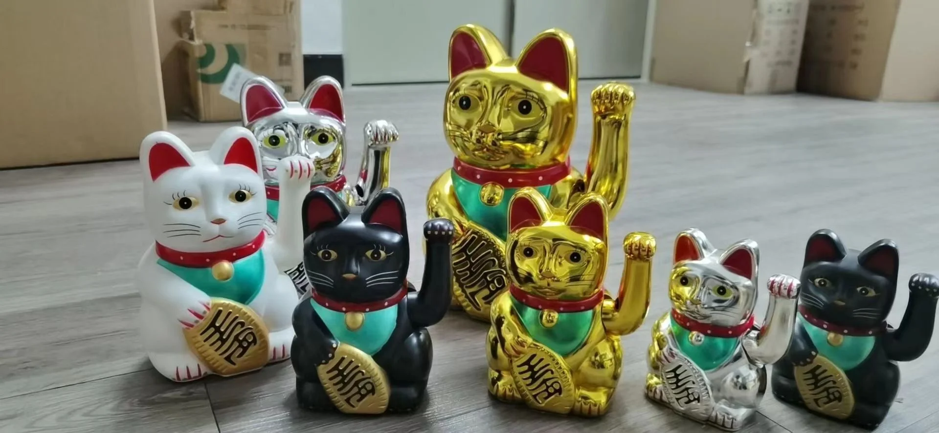 Cat Decor for Home - Chinese Cat Clock - Lucky Maneki Neko