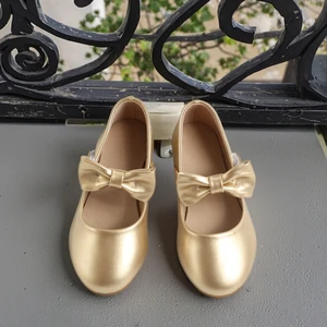 Customised Spring Summer Autumn Floral Soft Leather Anti-Slip Cute Versatile Children's Shoes for Girls