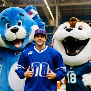 Shengye Customized Mascot Costumes Walkable Sports Football Basketball Animal Character Bear Mascot for Sports Activity Event