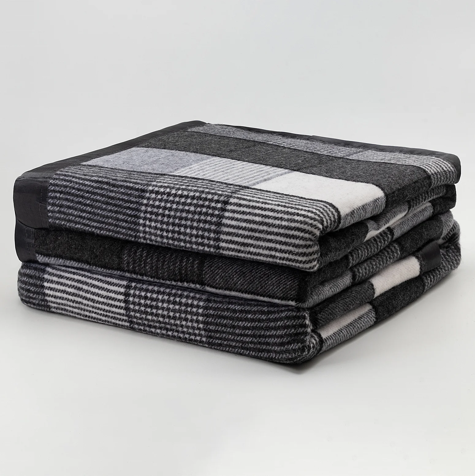 Simple 100 Australian Wool Classic Black And White Checked Machine Washable Wool Blanket Buy Australian Merino Wool Blanket