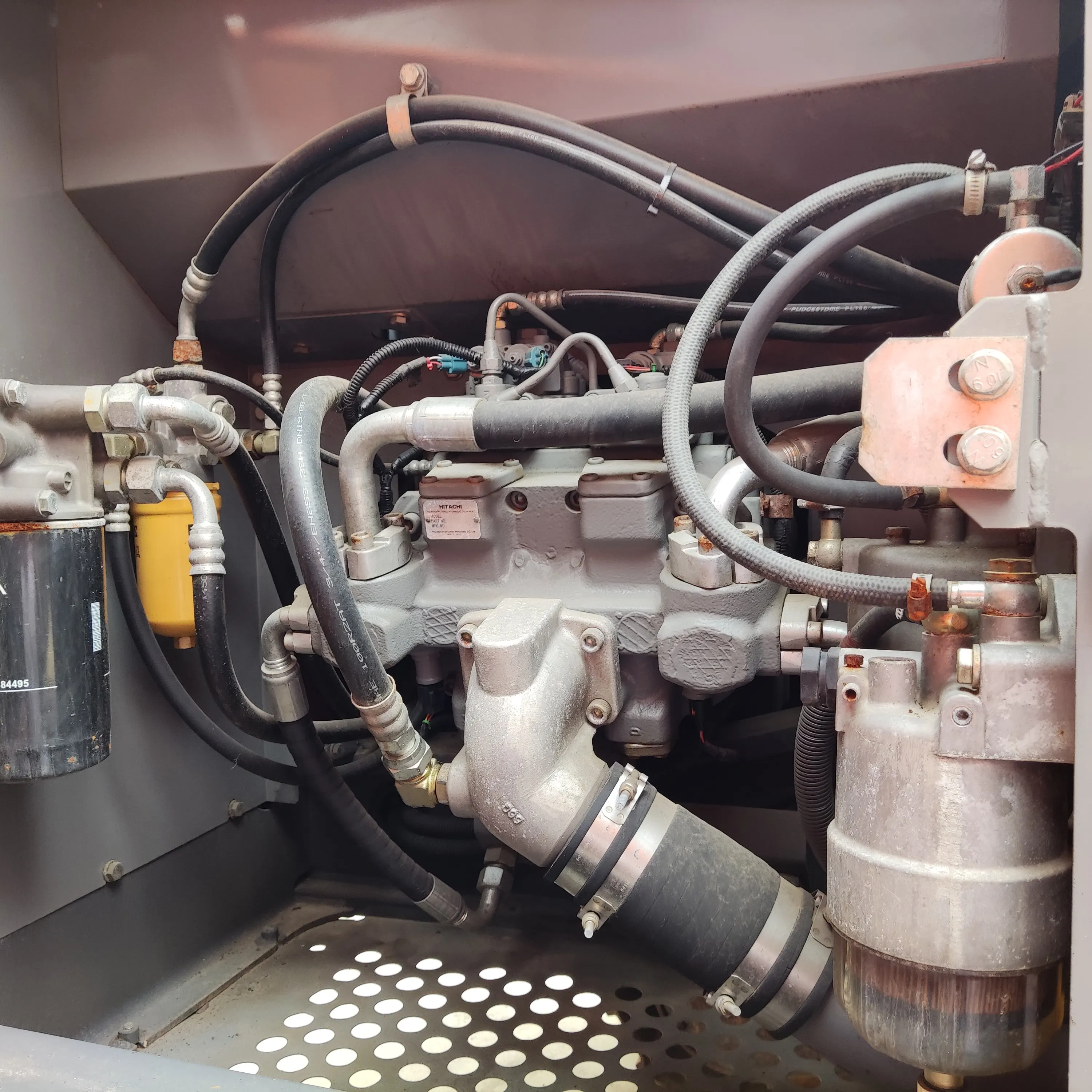 タケシ Tata Hitachi Zx210 Engine at ₹ 161000/piece | Ahmedabad