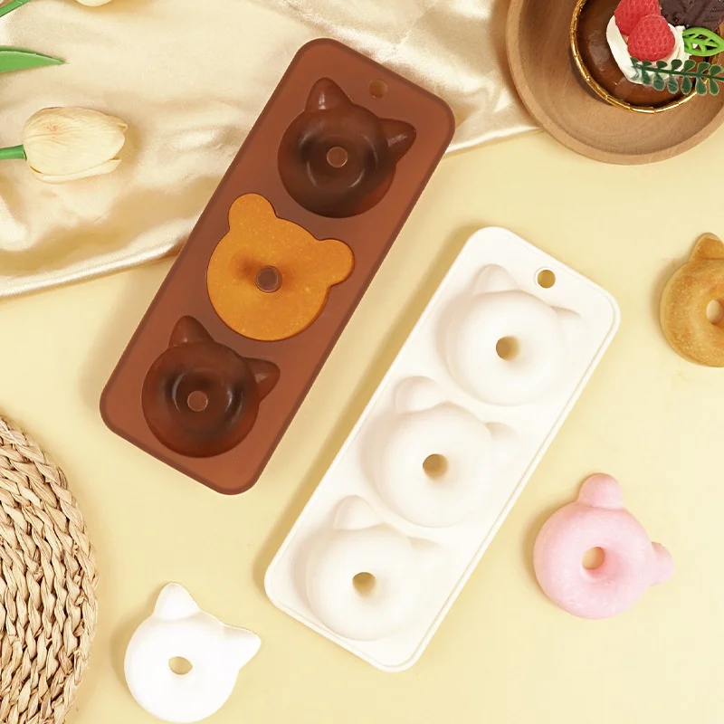 Custom Food-Grade Silicone 3-Linked Round Donut Mold Easy Release Oven Cake Baking Tool for Cookie and Cake Baking