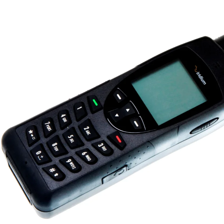Спутник телефон. Спутниковый телефон Iridium 9555. Иридиум модели 9555. Моторола 9555. Iridium 9555 корпус.