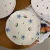 Mano pellizco placa de 8 pulgadas-flores azules