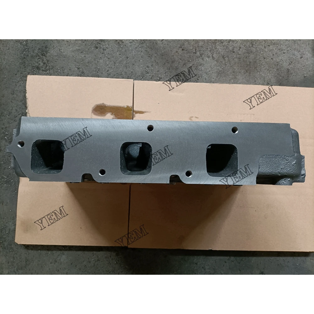 D1703 Cylinder Head for Kubota Cylinder Head Engine Parts 4