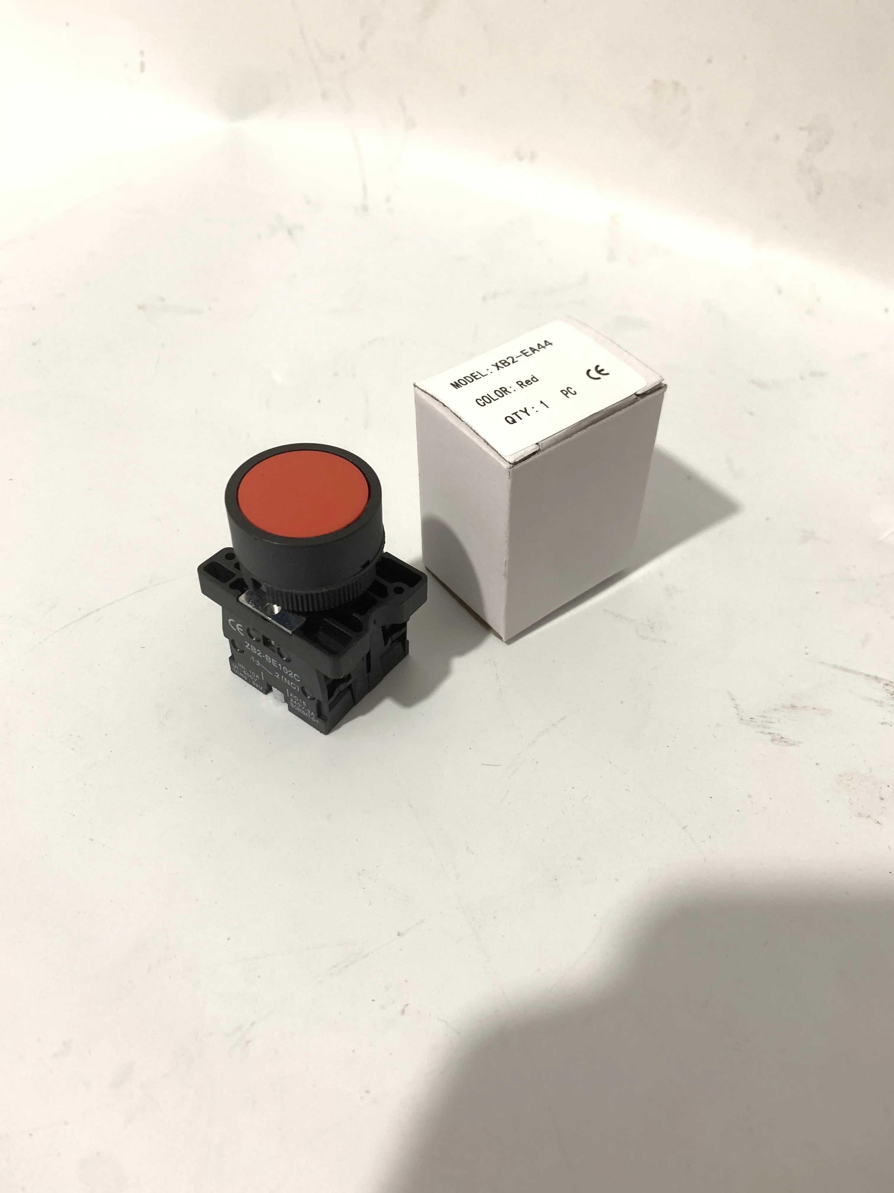 XB2-EA45 Red Momentary Push Button Switch Pushbutton Switch With 1NO 1NC Contact