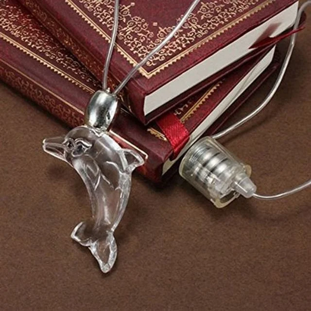 Детская со светодиодной подсветкой мигает Дельфин ожерелья подвески детский светящийся ожерелья, Рождественский подарок на вечеринку Хэллоуина