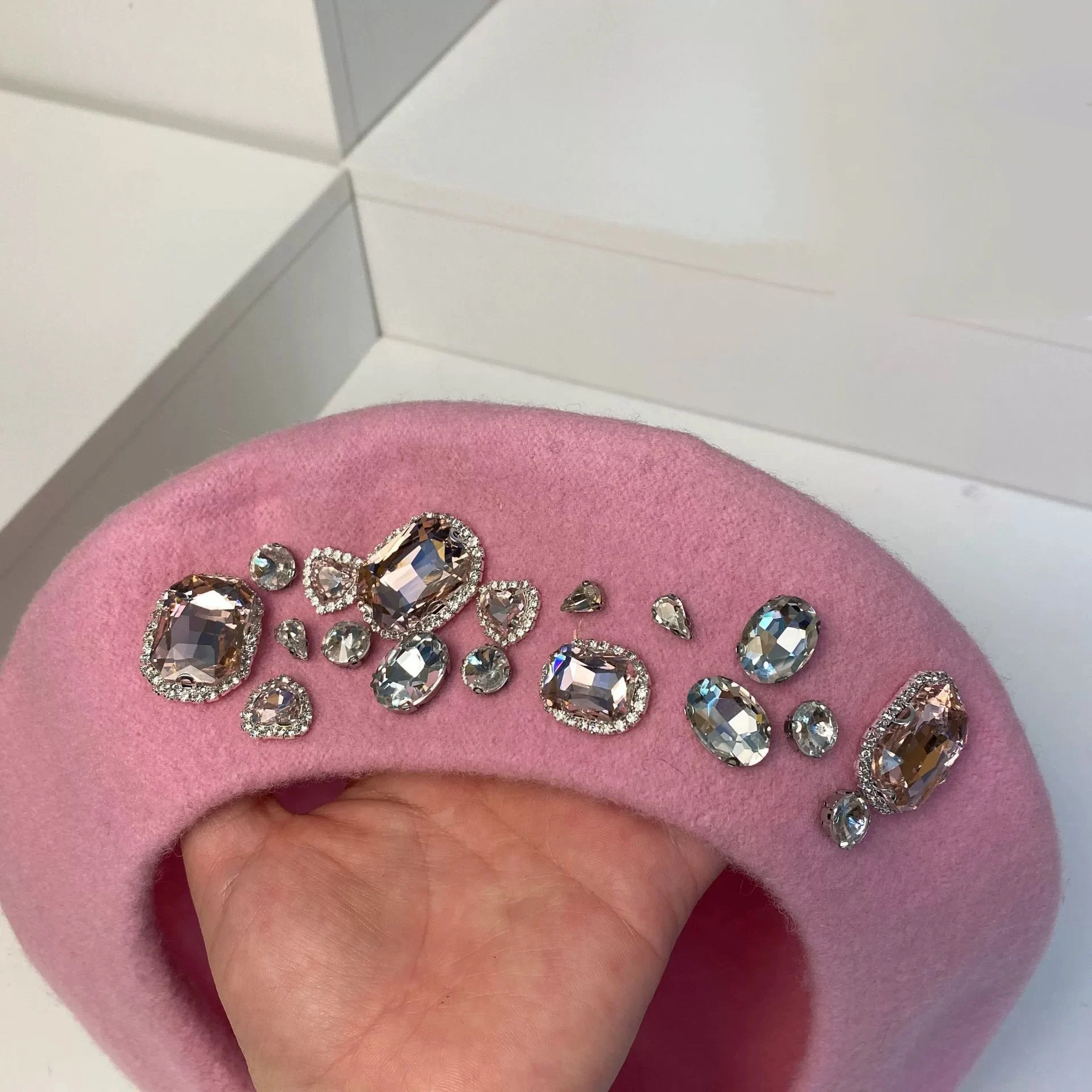Spring and Autumn Fashion Versatile Female Rhinestone Light Luxury Wool Beret Solid Color Painter Hat