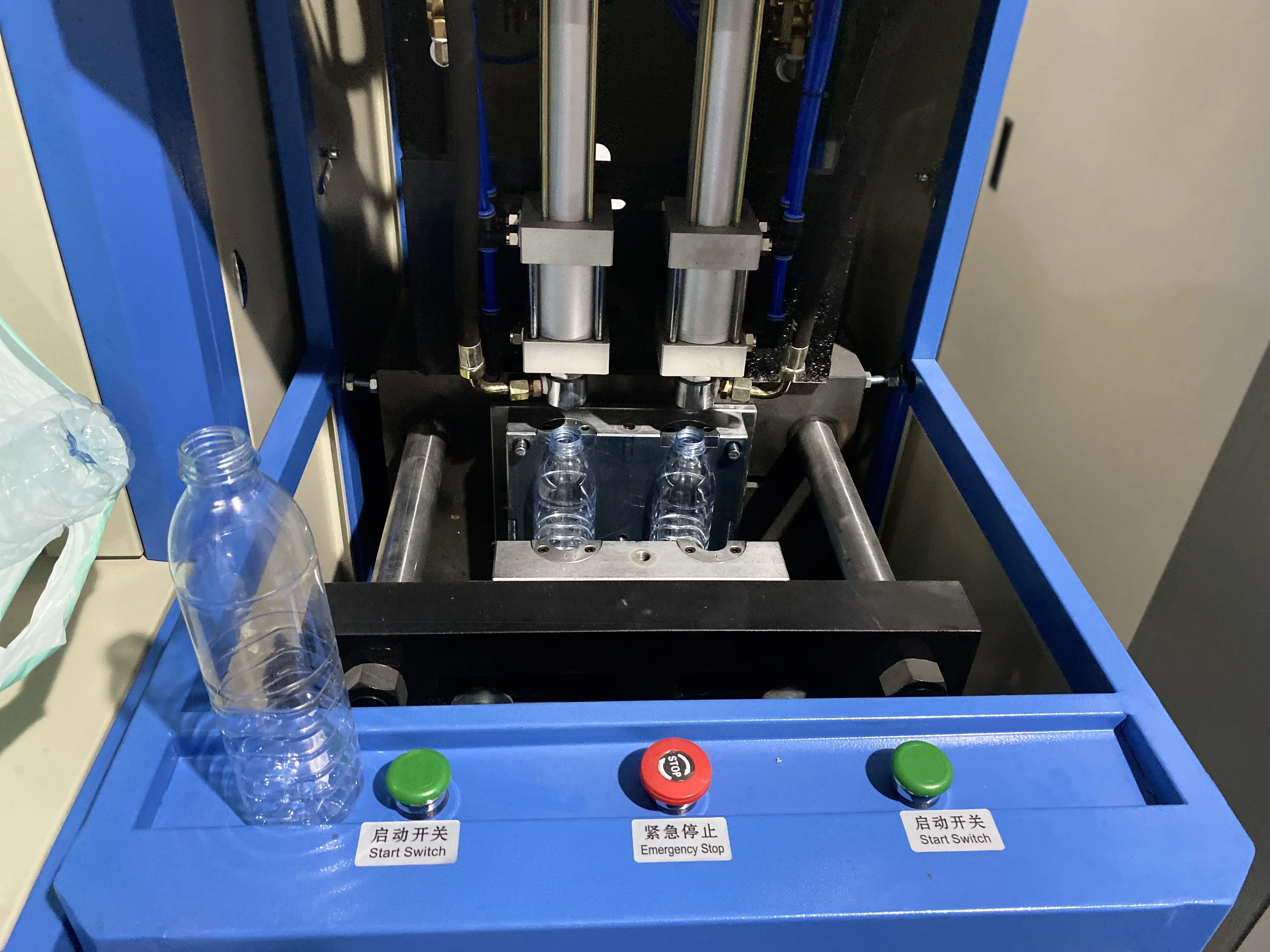 2 Cavity Semi Automatic 3L 6L Jar Plastic Bottle Making Machine Plastic Water Bottle Making Machine with Low Price
