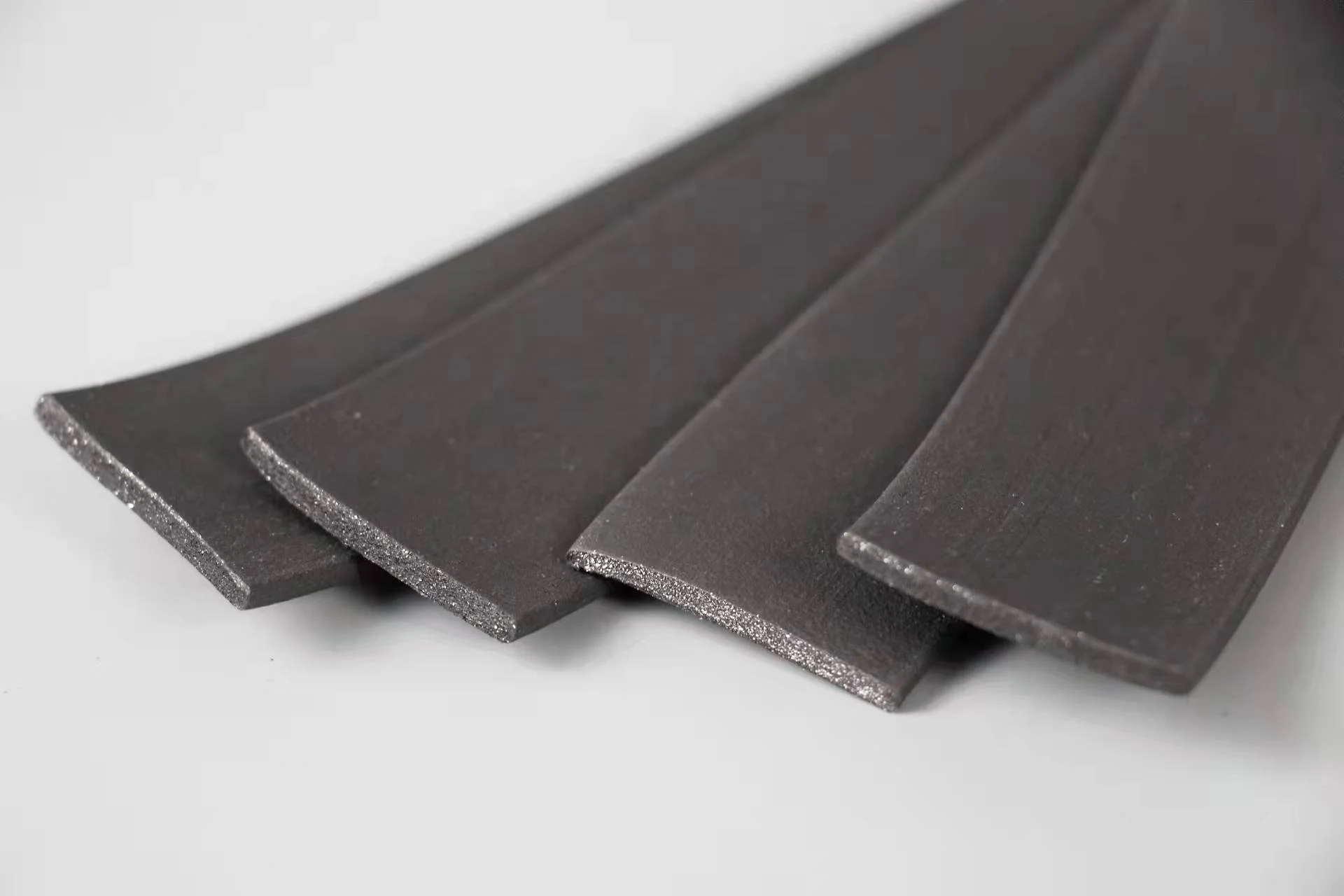 Corrosion Resistance Easy Fitting Green Environmental protection Intumescent Fire Seal Strip for Metal Door