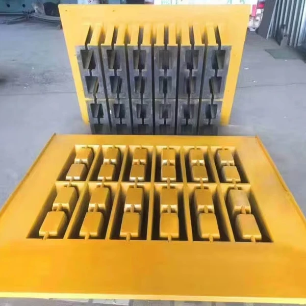 Khuôn thép đúc của máy làm gạch - Khuôn máy làm gạch giá rẻ