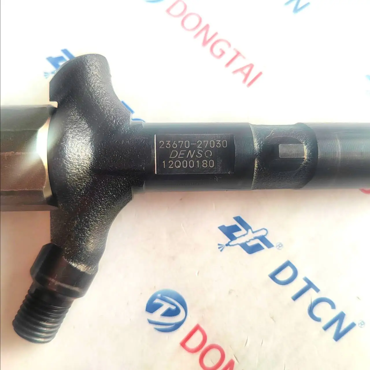 Diesel Fuel Injector 23670-27030 for Toyota Avensis Verso 2.0 D4D
