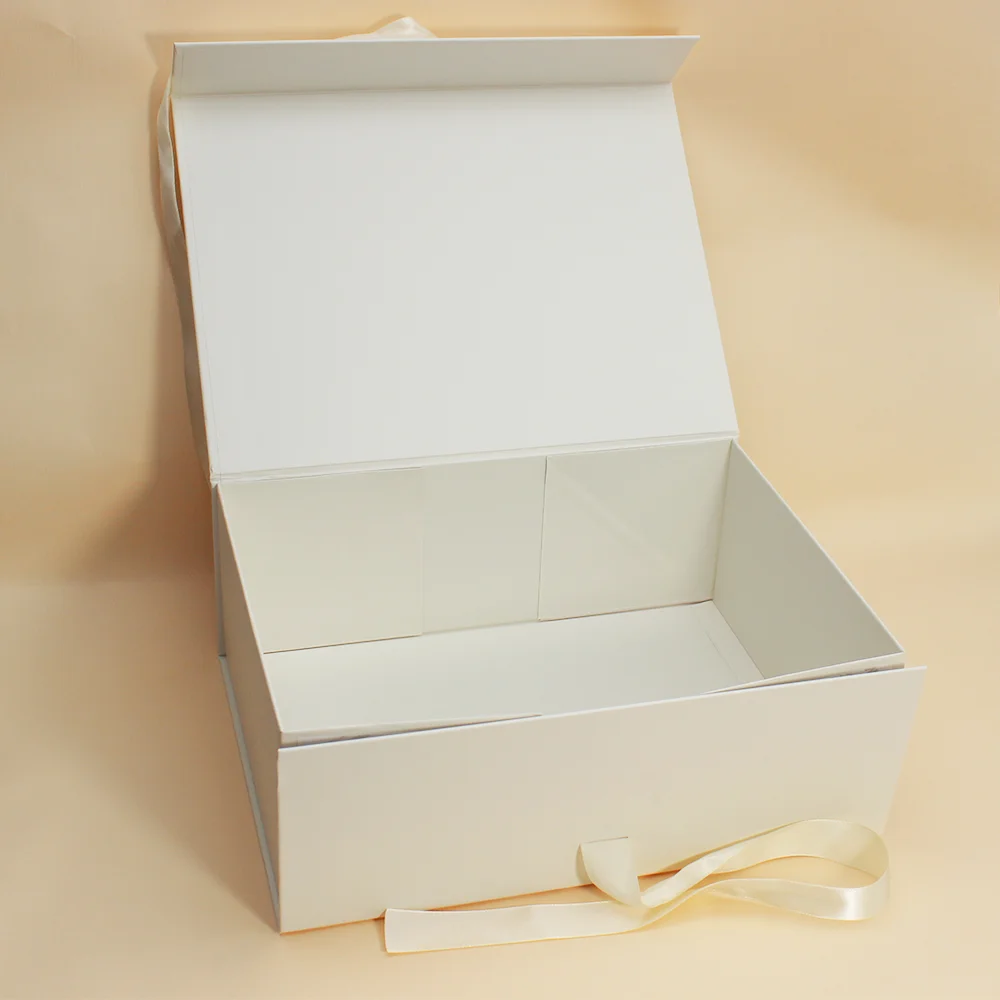 custom logo paper board magnetic coat clothing shoe gift packaging box bag luxury clothing box packaging details