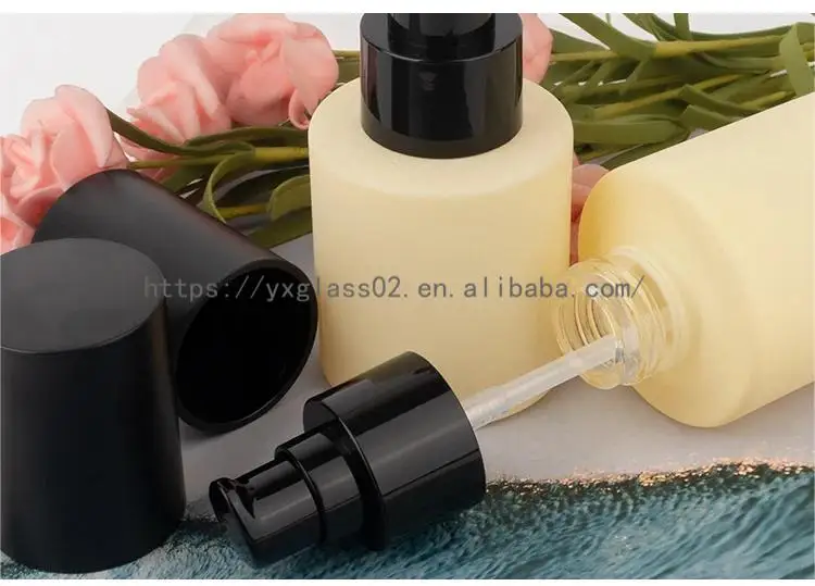 Custom round flat shoulder dropper /pump/cream glass bottles cosmetic set  custom color 50ml100ml120ml150ml30g50g supplier