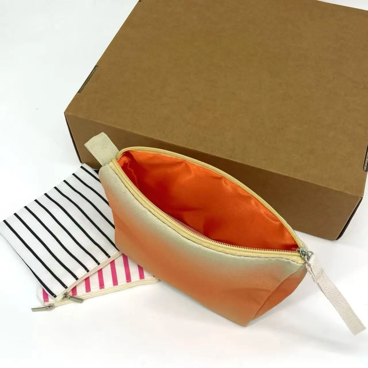 Hot Selling Ins Fashion Cheap Travel Storage Change Key Pen Recycle Eco Bag Cosmetic Bags Custom Logo Cotton Canvas Bag with Zip supplier