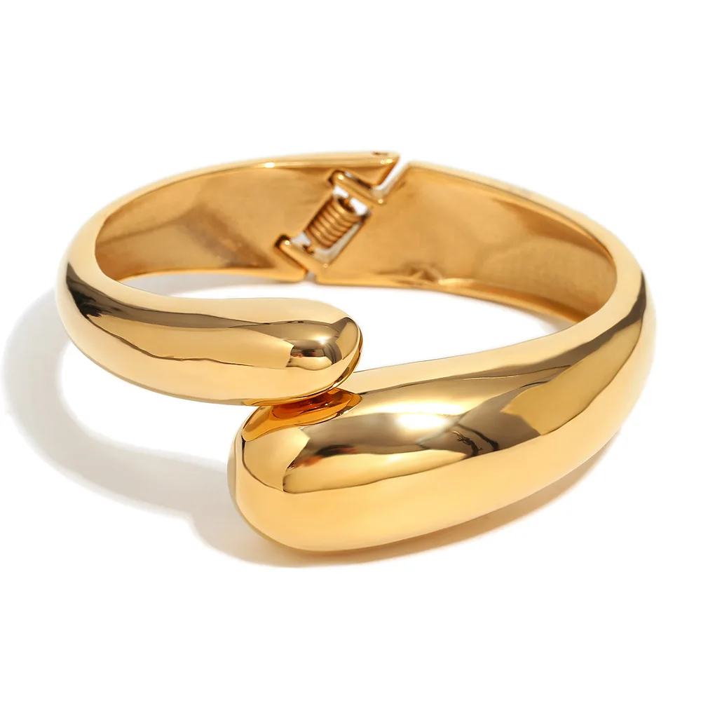 Trifari Bracelet Manchette Métal Doré Années 1970 Vintage Femme
