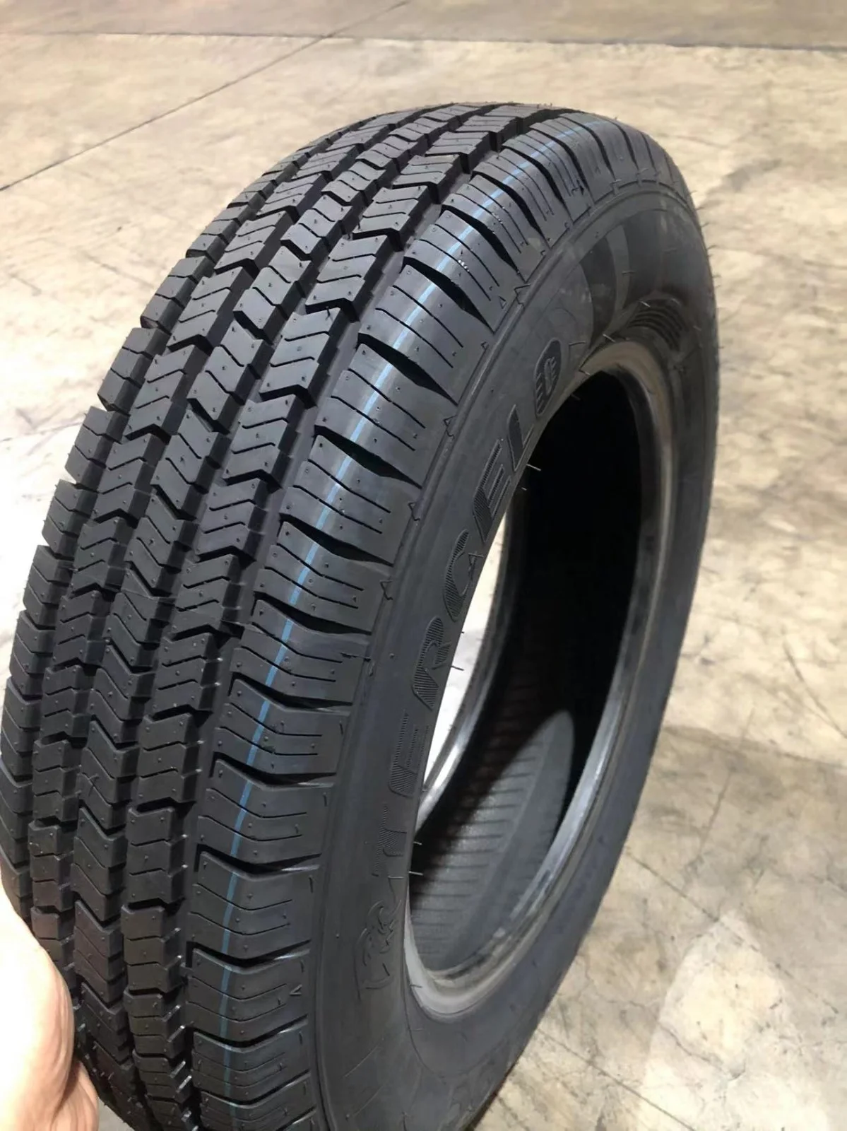 Car Tyres 215/60r17 215/60r17 for Ev Car Heavy Duty Car Tyre