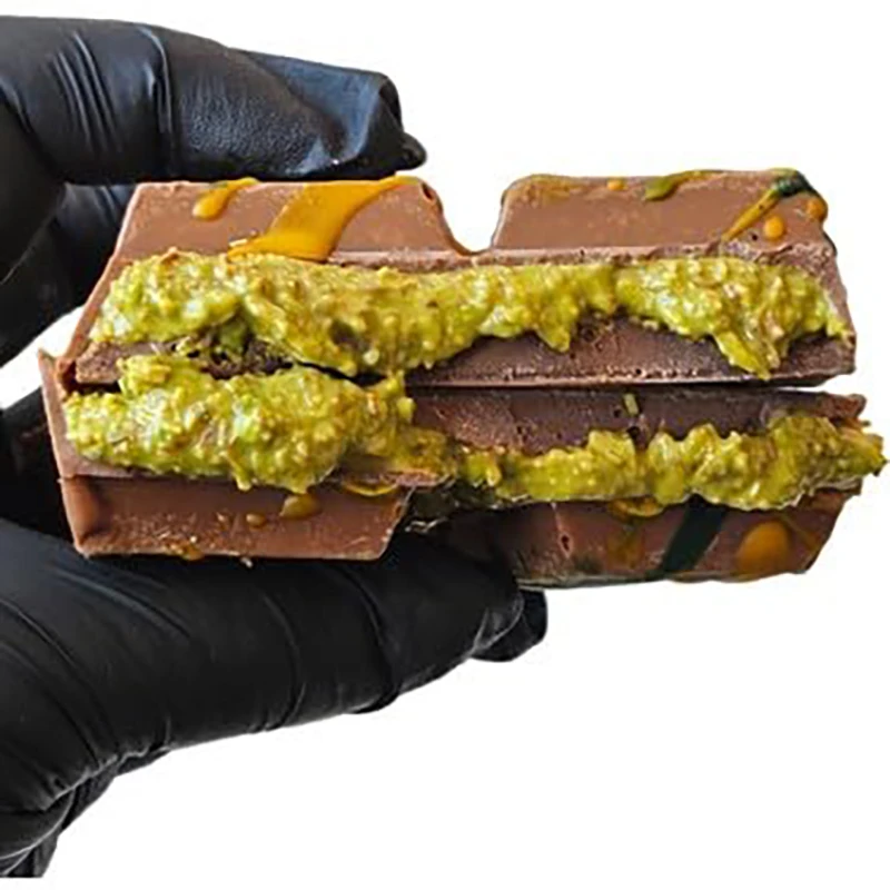 Dubai Factory's Professional OEM Services Solid Wholesaler Chocolate with Custom Logo & Flavors Packaging Chocolate De Dubai
