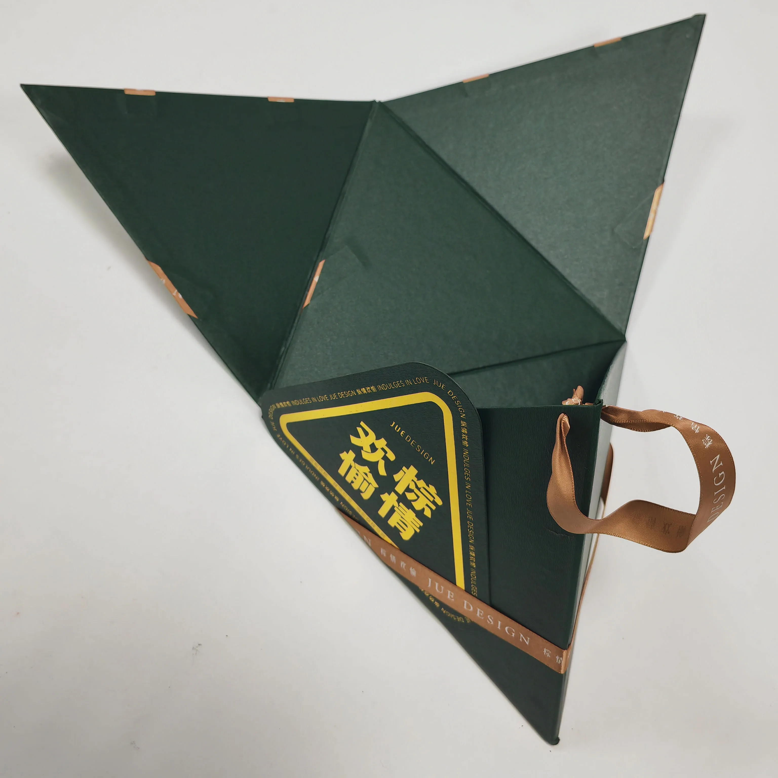 Customized Logo Printed Cardboard Triangle Shaped Folding Pyramid Display Exquisite Small Paper Packaging Boxes for Snack