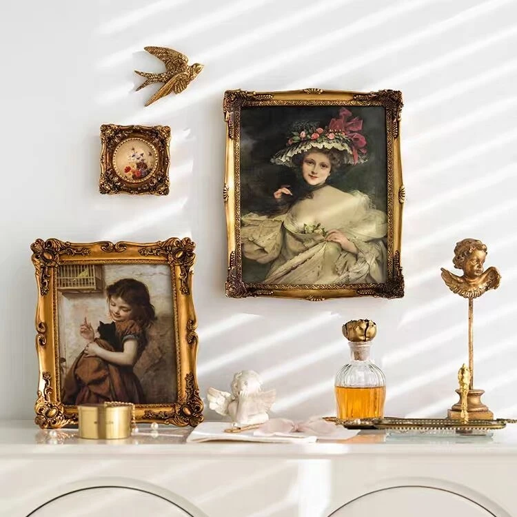 Retro French Wall Frame - Stylish Antique Gold Photo Frame