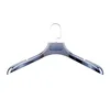Cintre en plastique finition chrome canon de fusil