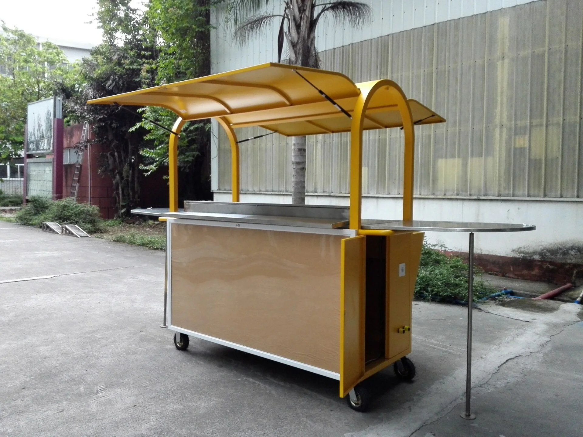رائجة البيع أثاث خارجي جودة عالية تصميم حسب الطلب الصلب المحمول عربة الوجبات السريعة الغذاء كشك الغذاء مقطورة