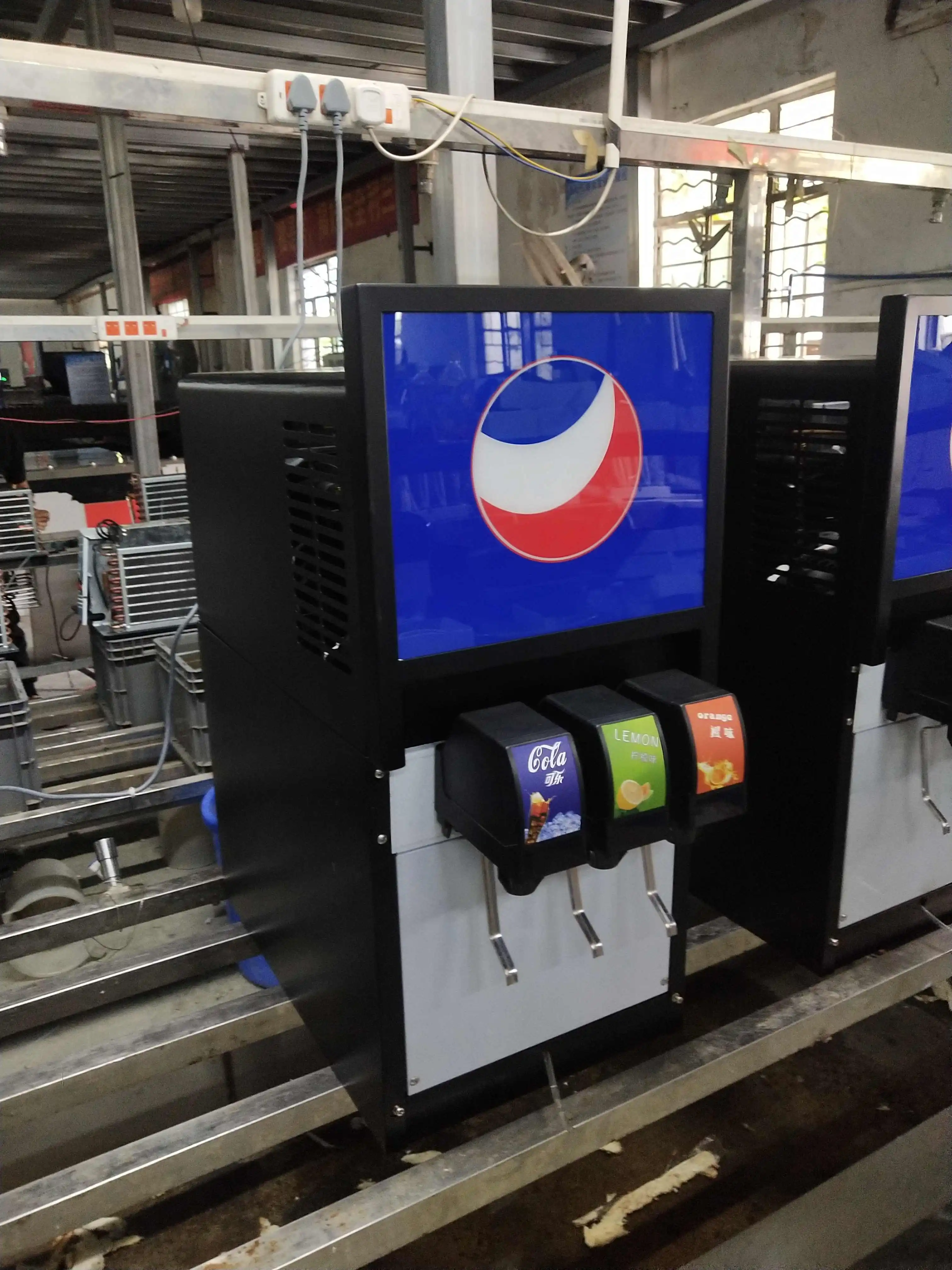 新入荷 業務用セルフサービス コカ・コーラ飲料＆ミルクディスペンサー
