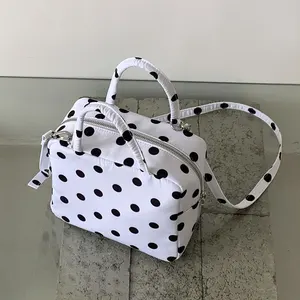 Vendors Custom Woman Personalized Zipper Nylon Hand Cosmetic Crossbody Bag Women'S Cross Body Bags Handbags