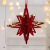Étoile explosive rouge