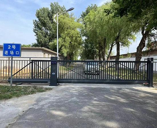 Modern Automatic Aluminum Alloy Cantilever Sliding Gate for Industrial School Garden Outdoor House Use