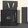 Elegante bolígrafo negro + metal + repuesto de tinta + bolsa de regalo con caja.