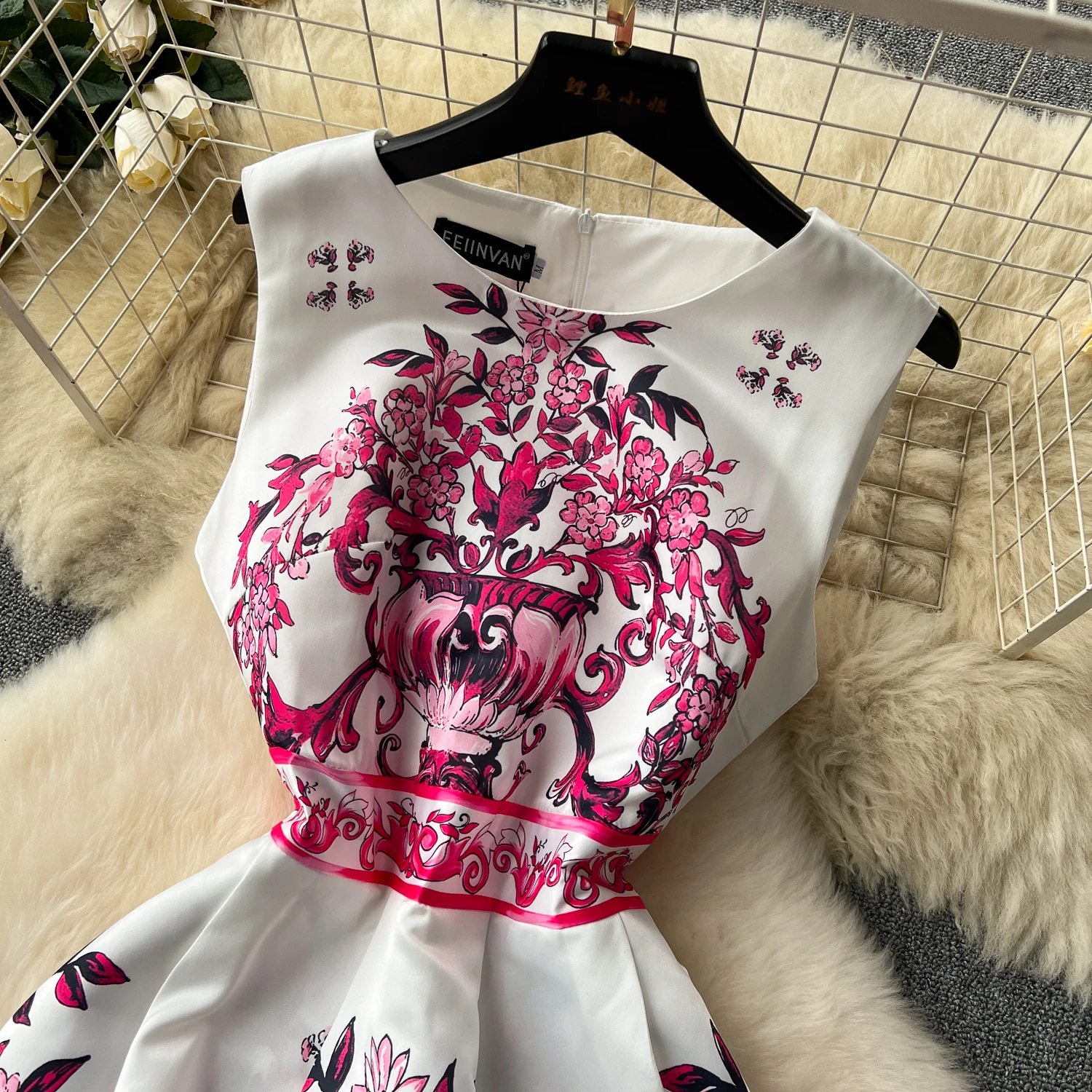 ZT1354 Vintage Court Style Print Dress - Elegant & Slimming