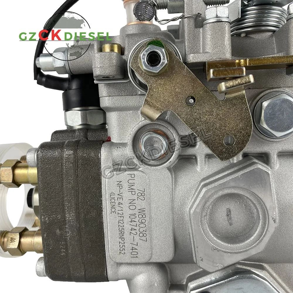 ら出品 Nissan Patrol TD42 VE fuel pump Zexel 1047604800 / 16700