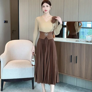 European and American Fashion Pleated Dress with V-neck and Petal Design - Loose and Casual Oversized Dress for Wholesale