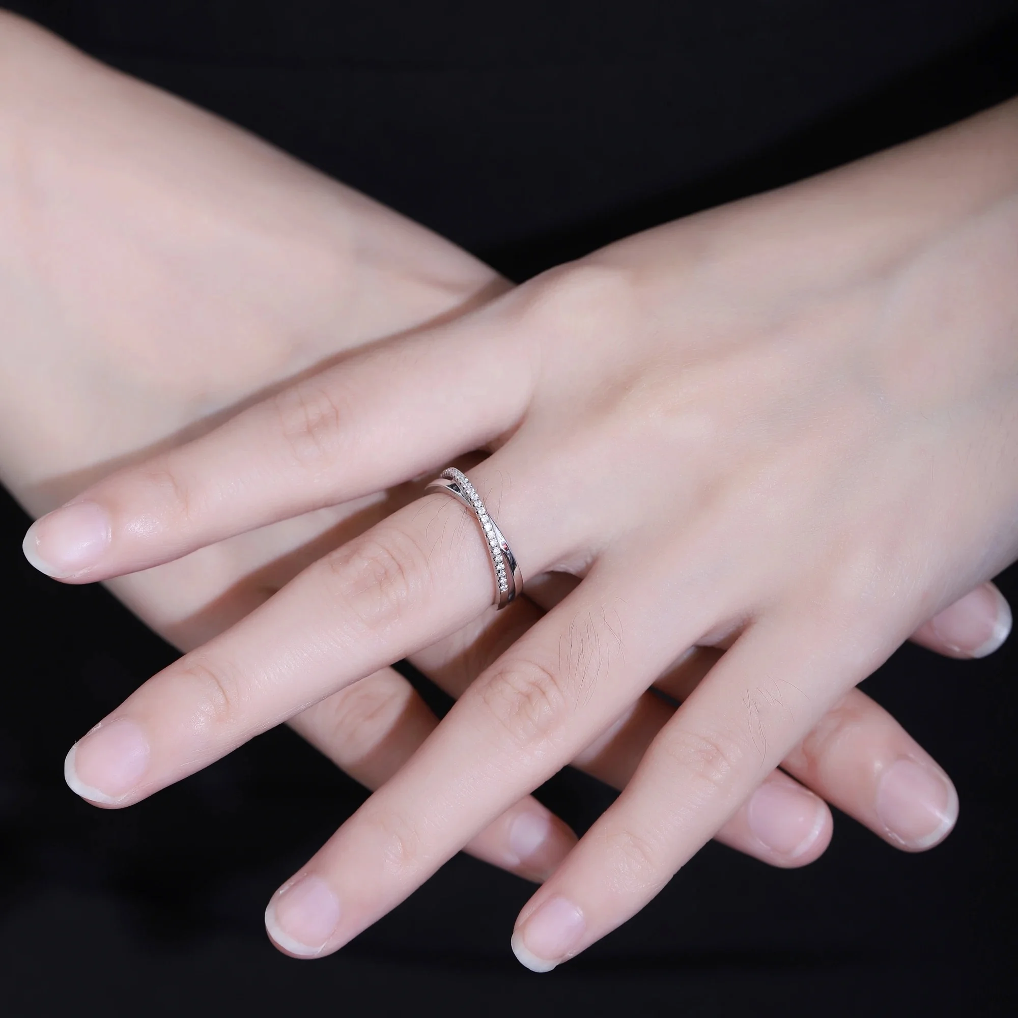 X Shape Row Ring Design VVS D Diamond 925 Silver Moissanite Ring
