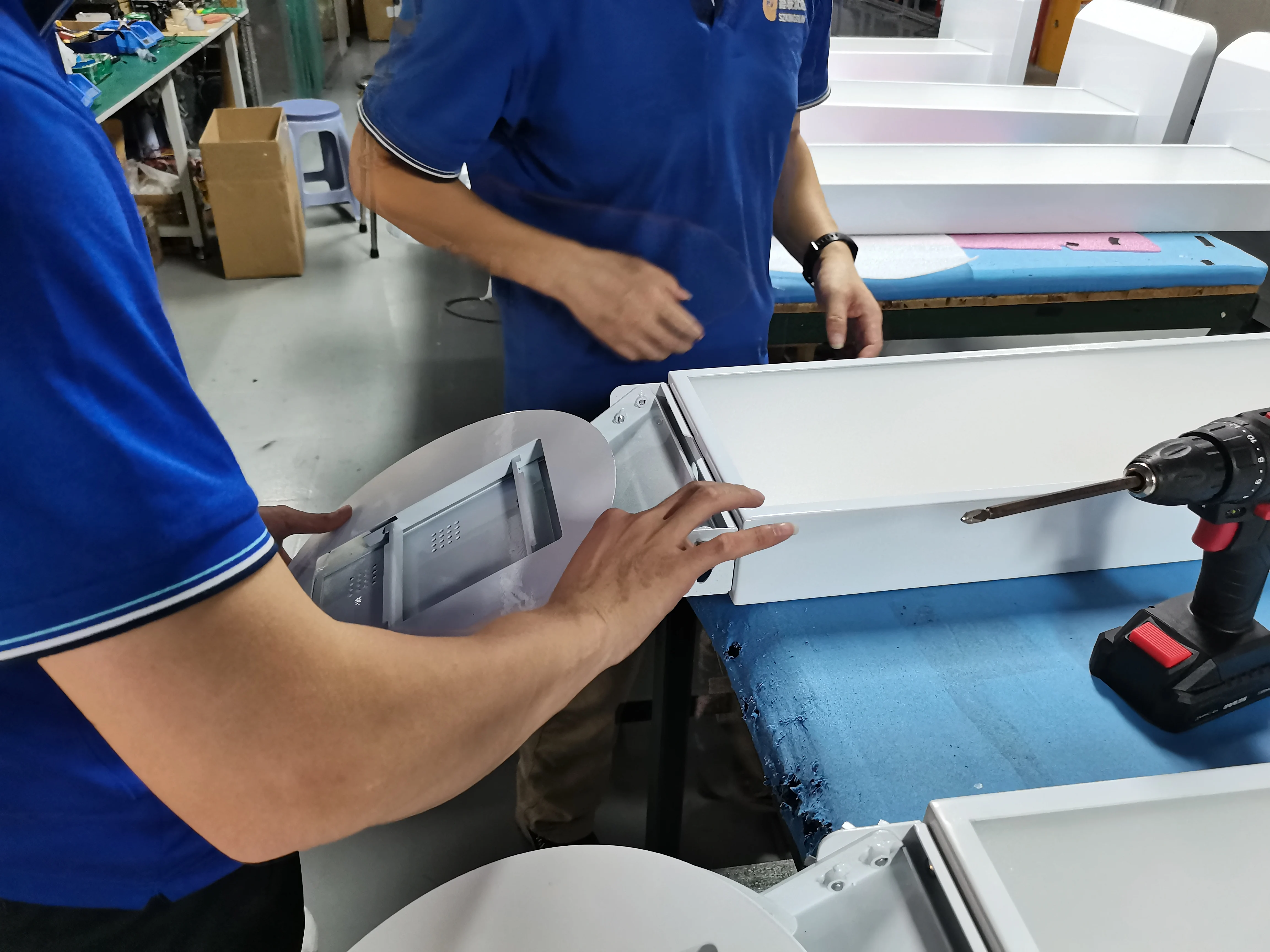 2023 Wedding Mirror Photo Booth Touch Screen 32 Inch Magic Mirror Photo