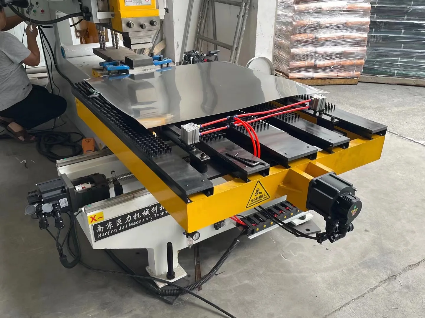 New Deep Thorat Power Press Sheet Metal CNC Feeder Punch Press Machine Plate Feeding Table