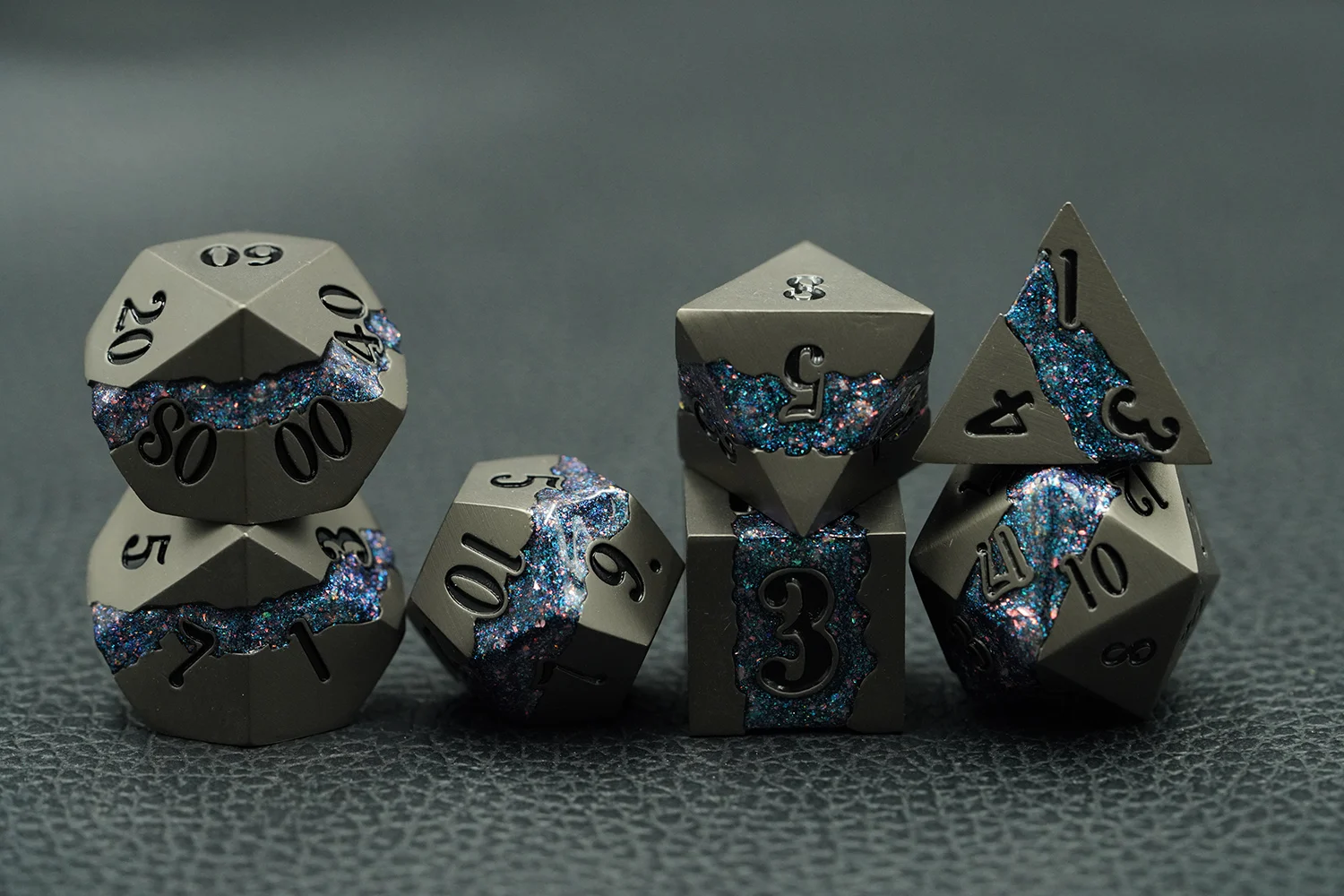 Luxury Matte Metal Dice Set Zinc Alloy Polyhedral Rpg DND Custom Mica Stripe Dice for Board Game manufacture