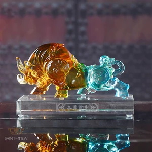 SAINT-VIEW Wholesale High Quality Liuli Crystal Animal Sculpture Power Bull Craft
